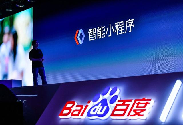 老头天天吃我奶躁我的动图